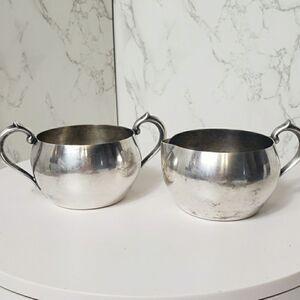 WM A ROGERS Vintage Silver Plated Sugar and Creamer Set